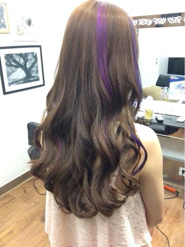 ����ƯȾʱ�з����� ��ת�񼾳�Ů�ᷢչʾ