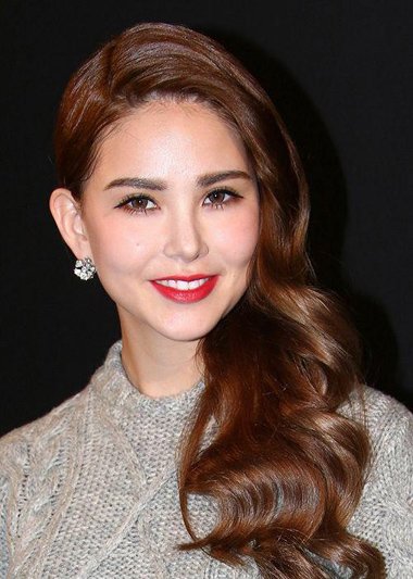 Ů���ǽ���ɫͷ�� ʱ������ͷ����ɫ