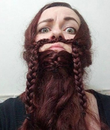 ����Ů������ӳ�ʥ������ ��ֺ��ӱ෢��ͼ������