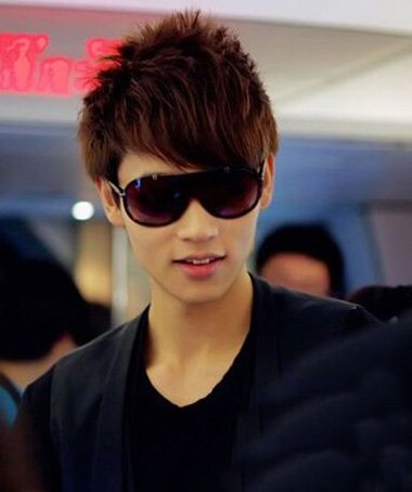 ��ͷ��������Ƥ��·���� С��˧���̷�����ɫ