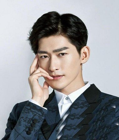 35岁男性成熟稳重短发系 职场达人短头发打造