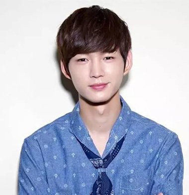 С�۾����������������� 90��Բ���ʺϵĶ̷�