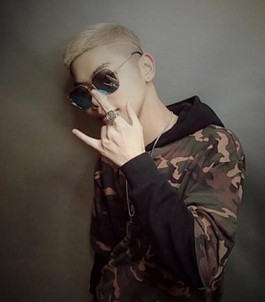 �����������ͷ�����Ǻ�ɫ ���ѡ������ɫȾ����ͷ