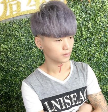 �����������ͷ�����Ǻ�ɫ ���ѡ������ɫȾ����ͷ