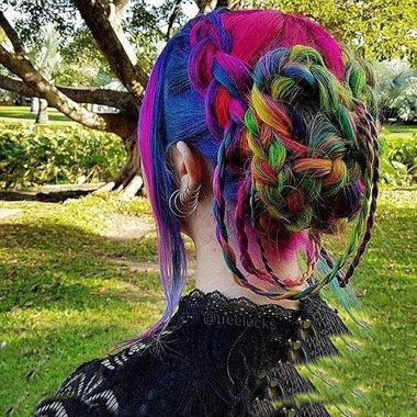 ��ģȾ�ſ��Ϻ�ɫͷ�� �߸���Ů��ʱ���̷�