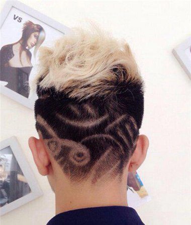 �������������ַ��ʹ��� 20��С���Ӷ̷�Ⱦ˧��ɫ