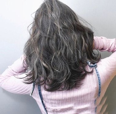 ���ľ�����ʾ�� Ůʿ���淢��ͼƬ