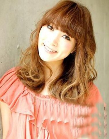 ������Ů�����滨ͷ���� Ⱦ��ʱ�����ķ緶��ɫ