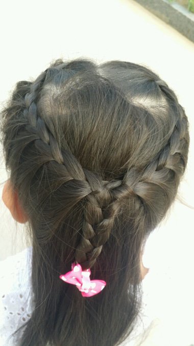 爱心扎头发图片大全 梳儿童爱心型扎发