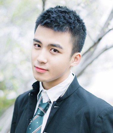 休闲西装做什么发型不尴尬 青少年西装头发型要型不要僵
