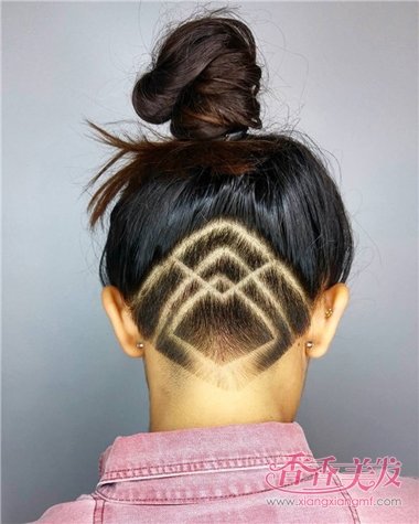 �����̷��ſ��Ů������ ��ȫ����У԰��Ⱦ������