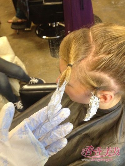 ���ÿ�����ɫ��Ⱦ�ڼ�Ҳ���� �����ĳ�ֱ����ɫ��Ⱦ����ͼ��