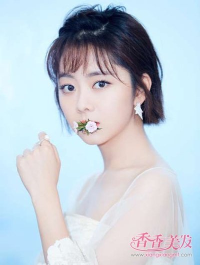 �������� С��Ů��Ŀɰ��̷�������