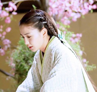 ��ӱ׹������ô�� �Ŵ�Ů��׹���ٱ�����ô��