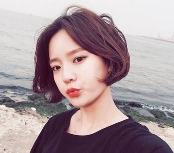 �滨ͷ�Լ���ô�� Ů���з̷ֶ��滨ͷ����