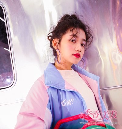 �����󲻸���ͷ���� Ů��������������������������ʾ��