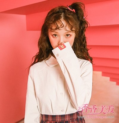 �����󲻸���ͷ���� Ů��������������������������ʾ��