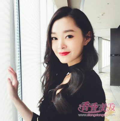 �Ժ�ɫ�������ж��ӣ� ����ķ���ʦ�����⼸��Ů����ɫ����