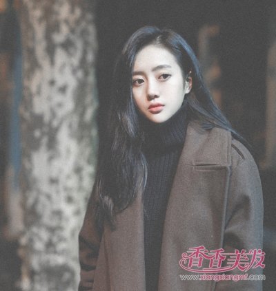 �Ժ�ɫ�������ж��ӣ� ����ķ���ʦ�����⼸��Ů����ɫ����