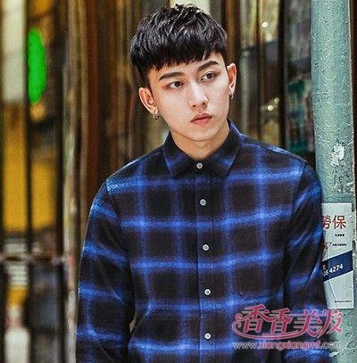 2018眉上刘海太流行了 男生眉上刘海也很帅