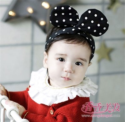 һ������Ů����ͷ��̫����δ�� Ӥ�׶�С���δ��似��