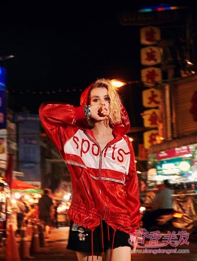 ��ɫ��ô�����ѡ 2018�������԰׵ķ�ɫ������