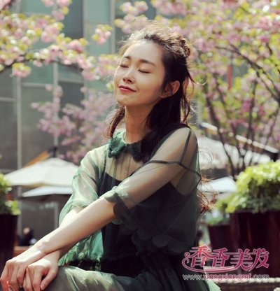 Ů��С�����������շ��ͷ���get�� Ů�����αر���������