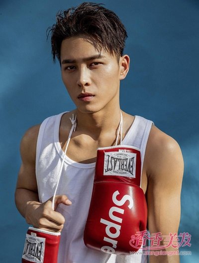 �����˶�ϵ�̷���ôѡ ����������˧���̷�����ͼƬ