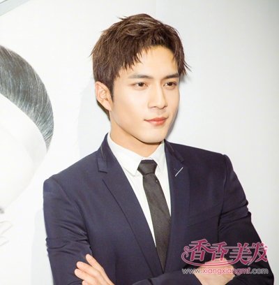 人生最浪漫的时刻怎能不帅? 2018影楼新郎发型推荐