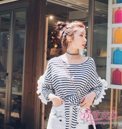 �������׳�����ɢ�Ų����� 2018У԰Ů���ļ������������½���