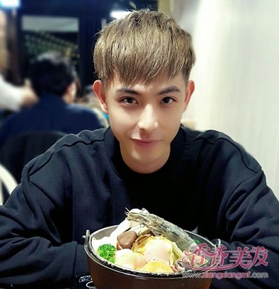 ͷ�����е�ϸ�ҷ����߸�������ɶ���Ϳ����ã� �����ʦ�Ƽ�ƽ��������