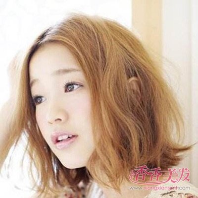 ǳ��ɫͷ����ȷ�Ĵ򿪷�ʽ ��Ƥ��Ů���ļ����ɴ�����Ⱦ����ɫ