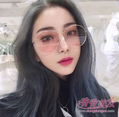 �����ѹ���ʱ�򻻸�������ɫ�� ��ֱ�����﷢ɫ�ο�