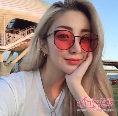 �����ѹ���ʱ�򻻸�������ɫ�� ��ֱ�����﷢ɫ�ο�