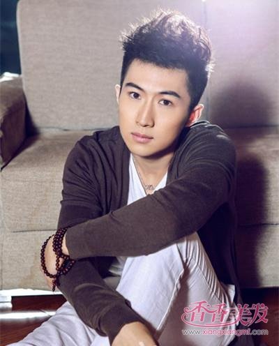 ���������������� ǿ���Ƽ���˧���ļ��к�У԰����