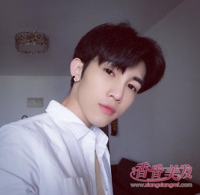 ���������������� ǿ���Ƽ���˧���ļ��к�У԰����