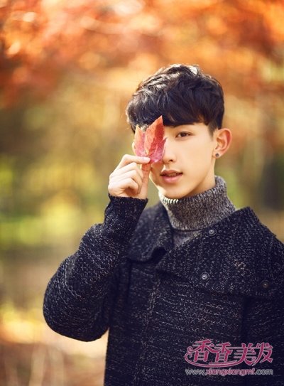 ���������������� ǿ���Ƽ���˧���ļ��к�У԰����