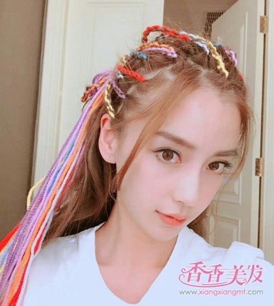 ��ӱ����ɫ��衱��תҡ����Ů���� Ů���Ǹ�����跢���̵�