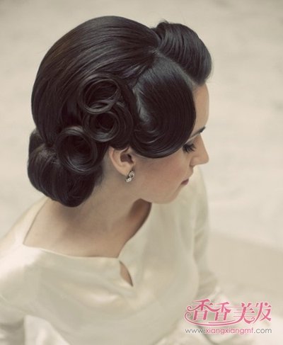 �����ʵĵ��̷�����Ӧ�Ը��ֳ��� �����ĵ��̷�������������