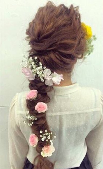 新娘发型用鲜花做头饰 新娘头上鲜花有哪些造型