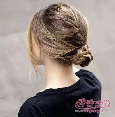 ������ͷ���ʸ��ѹ�ȥ �ļ�����Ů�������������跢��