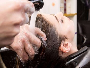 ͷ��Ⱦ��Ȼ�ڻ���ɫ�� ͷ��Ⱦ��̫����ɫ�ط�