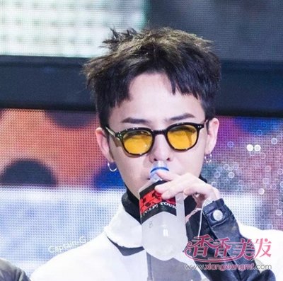 �������ͳ�����ֹ 2018�ʺ�С��������¶̷�����ͼƬ