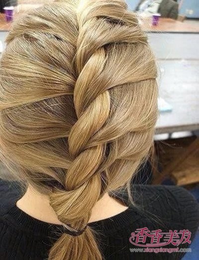 �ֲе��ĸ������� һѧ�ͻ��Ů��Ư���෢����