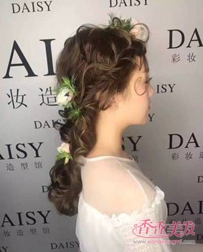 �ʻ��ڷ�˿���� �ʻ�+����������ķ��