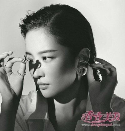 Ů����ͷֱ�����ʹ��Ƶ�����Ů�� ����˲��UP