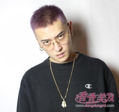 �ļ���ʿ��ͷ����ˬ ��ʿ��ͷ����ЩȾ��һ�����³�