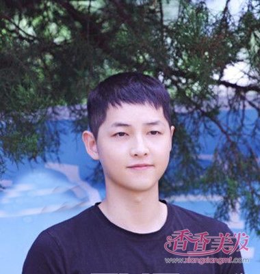 �ļ���ʿ��ͷ����ˬ ��ʿ��ͷ����ЩȾ��һ�����³�