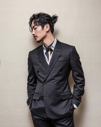 男士留胡子显老气? 男士留胡子选对发型立马变魅力型男