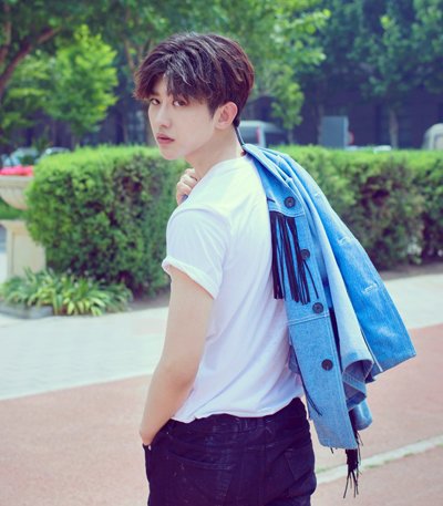 �߿������������� 18�������ļ�����˧���̷����Ͱ���